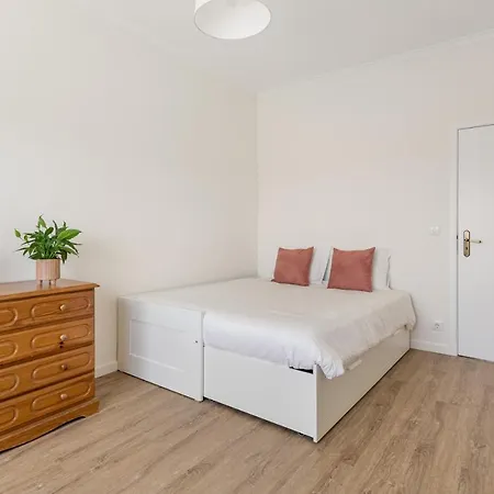 Altido Lovely Apt With Pool Daire Costa da Caparica