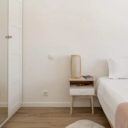 Altido Lovely Apt With Pool Costa da Caparica