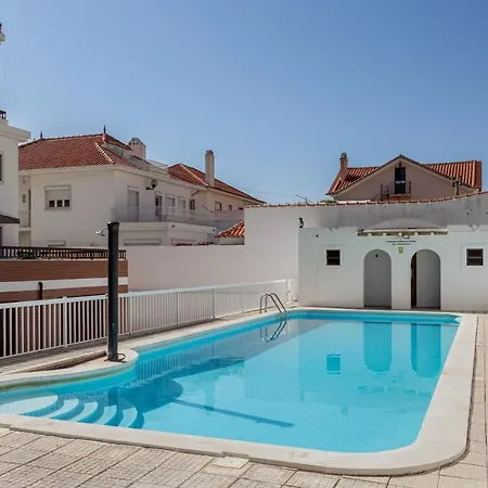 Altido Lovely Apt With Pool Daire